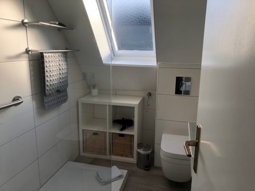 Ferienhaus Schönwasser Neuharlingersiel WC mit offener Dusche